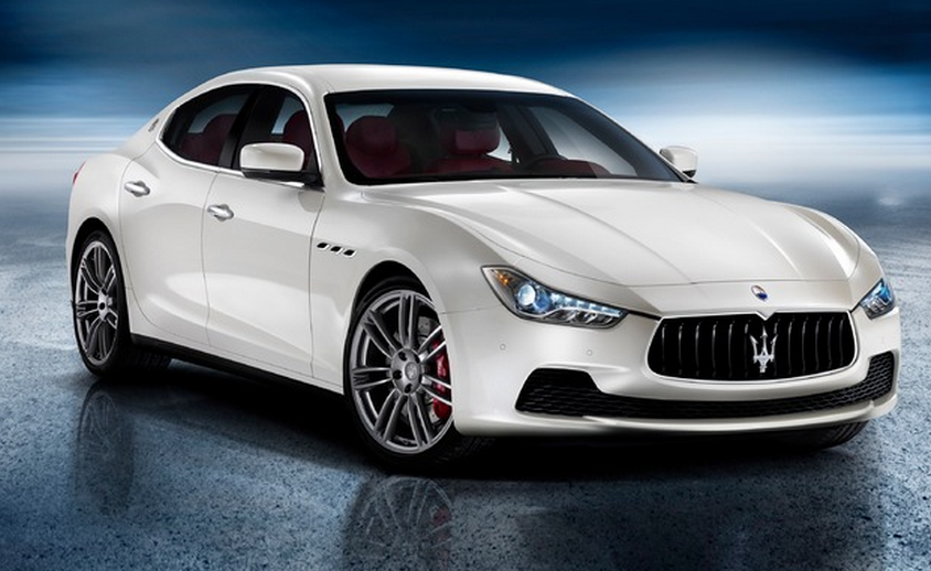 أسعار تنافسية · تأمين شامل · بدون رسوم مخفية · خدمة عملاء 24 /7، 